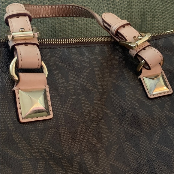 Michael Kors Grayson Satchel - Picture 4 of 16